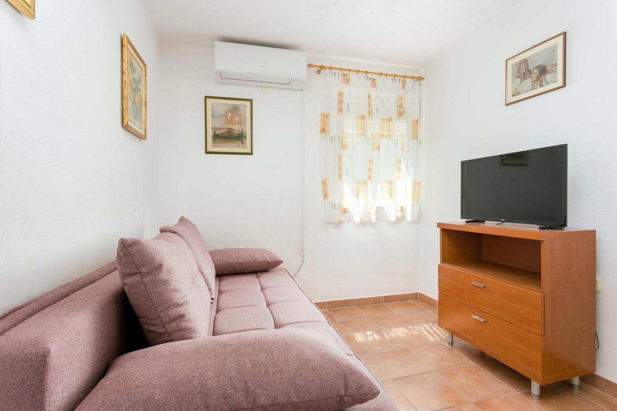 Apartments By The Sea Baska Voda, Makarska - 300 Room photo