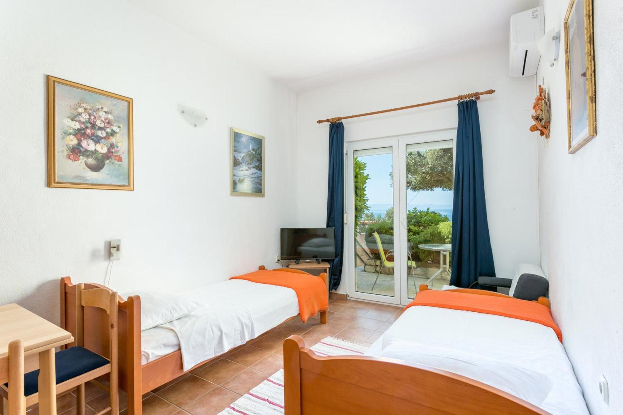 Apartments By The Sea Baska Voda, Makarska - 300 Exterior photo