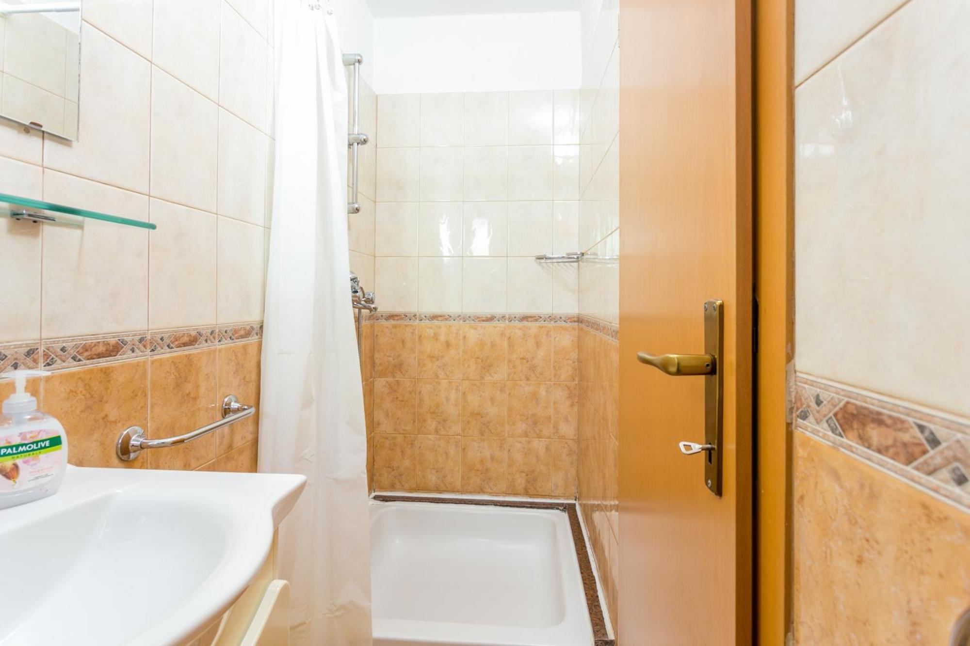 Apartments By The Sea Baska Voda, Makarska - 300 Room photo